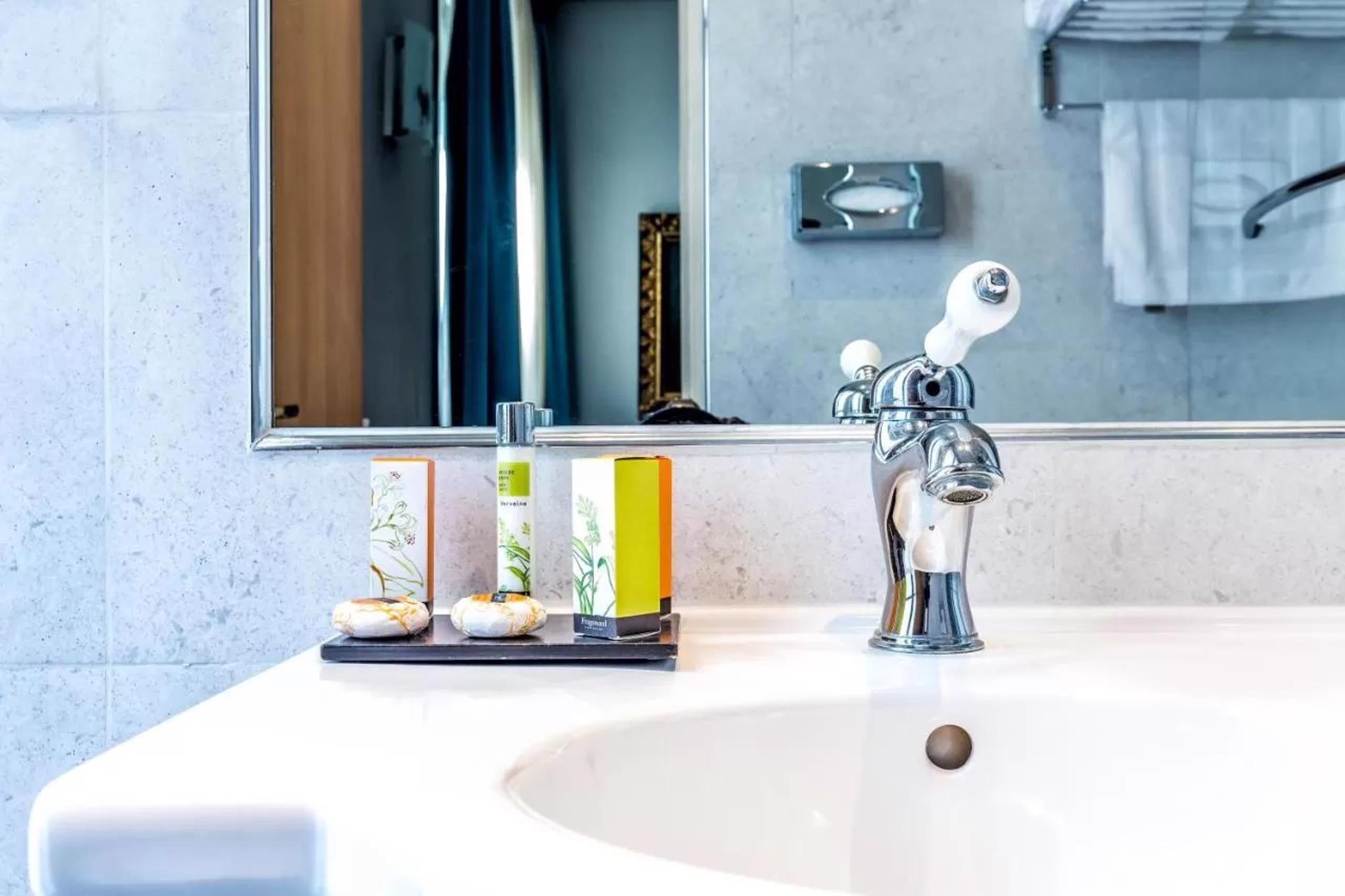 Hotel Regence Paris Bagian luar foto